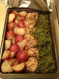 Baked Chicken With Green Beans And Potatoes You Ll Need 4 6 Raw Chicken Breasts New Potatoes Chicken Green Beans Green Beans Green Beans And Potatoes