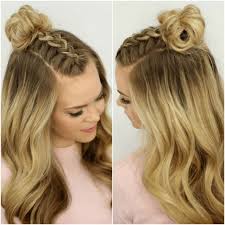 Halboffener dutt mit gekreppten haaren. Dirndl Frisuren Halboffen 2018 Wiesn Frisur Tracht Frisur Oktoberfest Frisur