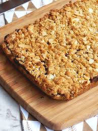 Easy Christmas Fruit Mince Slice Easy Christmas Fruit Favorite Christmas Recipes Christmas Cooking
