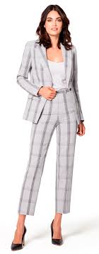 Bei einem hosenanzug handelt es sich um einen zweiteiler, der aus einer hose und einer jacke besteht. Damen Hosenanzug Fur Hochzeit Hochzeitsanzuge Nach Mass Sumissura