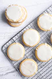 Vanilla Icing Glaze Is Perfect To Ice Cookies This Icing Makes A Great Bundt Cake Glaze Donut Glaze C Vanilla Icing Recipe Vanilla Icing Cinnamon Roll Icing