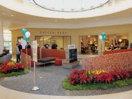 The Tom Wood Luxury Lounge Is The Latest Installation At The Fashion Mall At Keystone In Indianapolis Stop By Take A Break Charge Your Phon Wood Luxury Toms