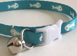 Cat collars & tags └ cat supplies └ pet supplies all categories antiques art baby books, comics & magazines business, office & industrial cameras & photography cars, motorcycles & vehicles clothes, shoes & accessories coins collectables computers/tablets & networking crafts dolls & bears dvds. Breakaway Cat Collar With Bell Fish Skeleton Cat Collar Etsy Kitten Collars Breakaway Cat Collars Cat Collars