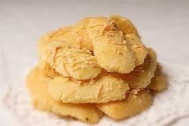 Lidah kucing menjadi salah satu jenis kue yang mudah untuk dibuat saat di rumah saja. Resep Sederhana Dan Cara Buat Kue Kering Lidah Kucing Keju Yang Enak Dan Lezat Untuk Keluarga Di Rumah Selerasa Com