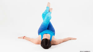 3 Unconventional Ways To Warm Up For Garudasana Eagle Pose Eagle Pose Eagle Pose Yoga Warm Up Yoga