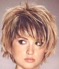 Haben sie ohnehin dickes haar , ist die grundlage für die. Mittellang Frisuren Ab 50 Schmales Gesicht In 2020 Kurzhaarschnitt Haar Runde Gesichter Kurzhaarschnitte