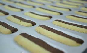 Soal rasa lidah kucing memiliki rasa gurih serta renyah yang membuat kamu ketagihan ketika mencicipinya. Resep Sedap Dan Cara Membuat Kue Kering Lidah Kucing Tiramisu Yang Renyah Serta Enak Selerasa Com
