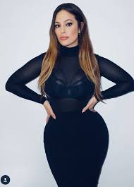 Pin By Jackie Wood On Girls Group Ashley Graham Outfits Fashion Curvy Girl Fashion