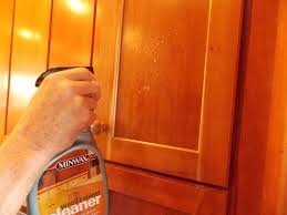 Best Ways To Clean Your Kitchen Cabinets Dubizoom Cleaning Cabinets Cleaning Wood Wood Cabinets