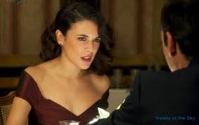 Sira Quiroga Vestido Granate Tiempo Entre Costuras Pelo Vintage Peinados