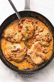 This Tasty 30 Minute Skillet Chicken In Creamy Sun Dried Tomato Sauce Recipe Has Bold And Rich Garlic P Veal Scallopini Recipes Sun Dried Tomato Sauce Recipes