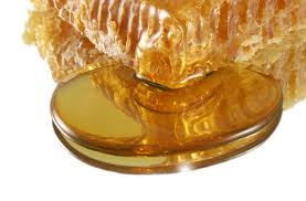 Unsurprisingly enough, there's some controversy all it really has to offer to your pet are unnecessary sugars. Can Cats Eat Honey Is Honey Good Or Bad For Cats