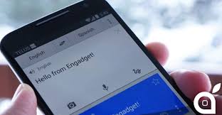 La traduzione richiede una connessione internet; Google Translate Pronto Per La Traduzione Vocale Simultanea Ispazio