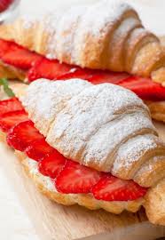 Strawberry Lemon Mascarpone Croissants A Scrumptious And Beautiful Dessert Or Breakfast Filled With The Summery Flavors Of St Crossiant Recipes Food Recipes