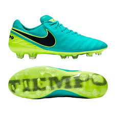 Cool And Composed The Tiempo Legend Vi Drops Its Newest Colorway As A Part Of The Sparkbrilliancepack Win The Tackle From The Back And Create The Co Chuteiras