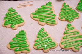 Royal Icing Without Egg Whites Or Meringue Powder Tips From A Typical Mom Recipe Royal Icing Sugar Cookies Decorated Royal Icing Recipe Without Meringue Powder