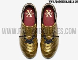 The New Nike Tiempo Totti X Roma 2017 Soccer Shoes Introduce A Stunning Design In Gold And Black Boots Roma Boots Soccer Shoes
