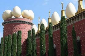 Fachada Del Museo Dali De Figueres Museo Salvador Dali Museo Dali Dali