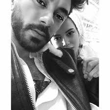 Gökhan alkan ve seray kaya yemekte yakalandı! Facebook