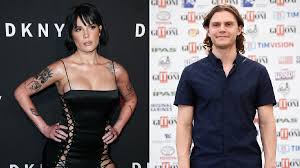 The songstress simultaneously defies convention while holding her place as america's sweetheart — she's not your average pop star. Halsey Confirms Evan Peters Is Her Boyfriend Following Yungblud Split Metro News