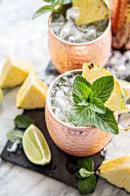 A Classic Moscow Mule Get A Fruity Twist With This Recipe For Fresh Pineapple Mint Moscow Mule Pineapple Mint Summer Entertaining Recipes Cocktail Recipes Easy