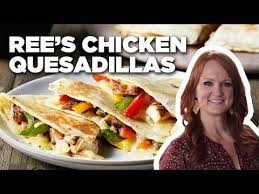 The Pioneer Woman S Easy Chicken Quesadilla Recipe Will Be Your Favorite Weekni Food Network Recipes Pioneer Woman Food Network Recipes Quesadilla Recipes Easy
