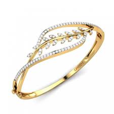 Round Diamond Yellow Gold 14k Neeharika Diamond Bangle Candere Com Diamond Jewelry Designs Diamond Bangle Antique Gold Jewelry Indian