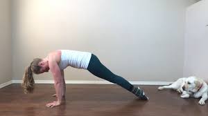 Want To Know How To Do Crow Pose In Yoga This Plank Exercise Takes 1 Minute A Day And Will Help You Build Core Strength To Video Yoga Sculpt Plank Workout