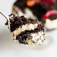 This Easy Dirt Cake Recipe Oreo Dirt Pudding Is One Of Our Favorite No Bake Desserts Crushed Oreos Are Layered Be Dirt Cake Oreo Dirt Cake Oreo Dirt Pudding