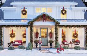 Dial up holiday cheer at home with christmas decorations. Outdoor Christmas Decoration Ideas For Front Porch House Decortion Tip