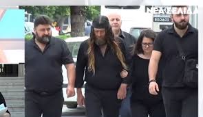 Ξεκίνησε την ποδοσφαιρική του καριέρα στα τμήματα υποδομής του ατσαλένιου και το 2011 προωθήθηκε στην πρώτη ομάδα. Baggelhs Giakoymakhs Ti Poinh Proteine Gia Toys 9 Krhtikoys O Eisaggeleas Video Nea Selida