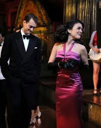 Sira Quiroga Vestido Morado El Tiempo Entre Costuras Capitulo 10 Via Http Www Antena3 Com Series El Tiempo Ent Tiempo Entre Costuras Look Boda Moda Anos 40