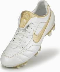 Closer Look Ronaldinho S Original Signature Nike Air Legend Tiempo Nike Soccer Shoes Soccer Boots Girls Soccer Cleats