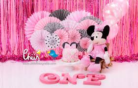 Set De Sesion Fotografica Cumpleanos De Minnie En Fucsia Chiisfotografia Cumpleanos Cumpleanos Minnie Minnie