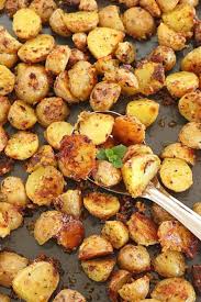 Oven Roasted Potatoes Crispy Oven Roasted Potatoes How To Bake Baby Potatoes In Olive Oil Gold Potato Recipes Baked Red Potatoes Baked Baby Potatoes