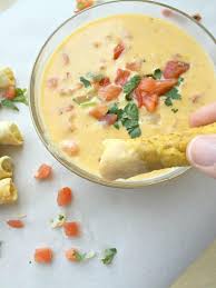 Skinny Queso Dip Made With Coconut Milk Greek Yogurt Creamy Cheesy And A Boost Of Protein You Ll Love This Take On Queso It Queso Dip Food Queso Recipe