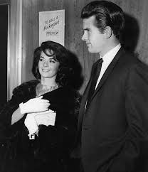 Natalie Wood And Warren Beatty At The Premiere Of To Kill A Mockingbird 1962 Natalie Wood Natalie Warren Beatty