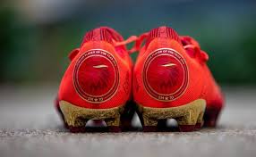 04 Photos New Balance Offre Des Chaussures Griffees D Or A Sadio Mane Football Africain Chaussure New Balance