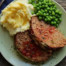 Classic Meatloaf Recipe Quakeroats Com Classic Meatloaf Recipe Southern Meatloaf Recipe Tomato Juice Recipes