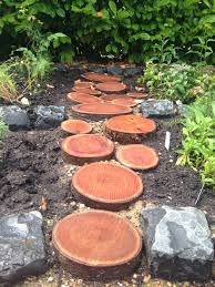 Holzweg Baumscheiben Weg Gartenweg Trittflache In 2020 Garten Garten Ideen Gartenweg