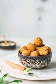 Gesunde Carrot Cake Energy Balls Rezept Lebensmittel Essen Gesunde Karotten Kuchen Lecker