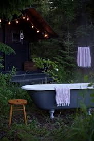 Uutta Ilmetta Pihaan Ja Puutarhaan Outdoor Tub Bathtub Photography Outdoor Bathtub