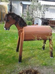 Individuelle Geschenke Aus Holz Wir Fertigen Nach Ihrer Fotovorlage Ihre Lieblinge Ob Mensch Oder Tier Aus Hol Geschenke Aus Holz Holzpferd Garten Holzpferd
