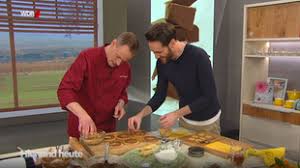 Hier Und Heute Moderator Sven Kroll Backt Nougatringe Mit Marcel Seeger Wahrend Der Sendung Bildqu Platzchen Backen Rezepte Platzchen Backen Konditor Meister