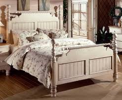 Hillsdale Wilshire Post Bed Antique White Bedroom Furniture Vintage Bedroom Furniture Bedroom Furniture Sets