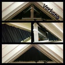 Da Es Einen Vorhang Fur Ein Dreiecksfenster Nicht Zu Kaufen Gibt Habe Ich Zur Nahmaschine Gegriffen Der Stoff I Dreiecksfenster Fenster Dachschrage Gestalten