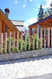 60 Atemberaubende Ideen Fur Gartenzaune Garten Zenideen Gartenzaun Zaune Holz Zaun Dekorationen