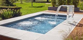 Eintauchen Entspannen Geniessen Pool Im Garten Pool Fur Kleinen Garten Kleiner Pool