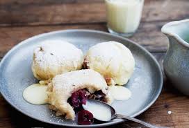 Heisse Kirschdampfnudeln Fur Den Thermomix Rezept Rezepte Lebensmittel Essen Beliebte Rezepte