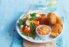 Reisballchen Mit Buntem Varoma Gemuse Und Huttenkase Fur Den Thermomix Rezept Rezepte Lebensmittel Essen Beliebte Rezepte